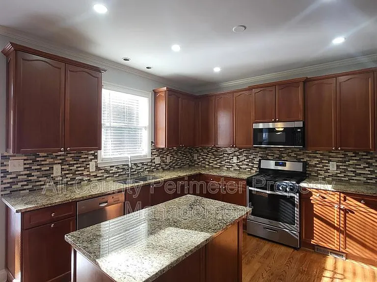 1328 Whisperwood Ln — Photo 8