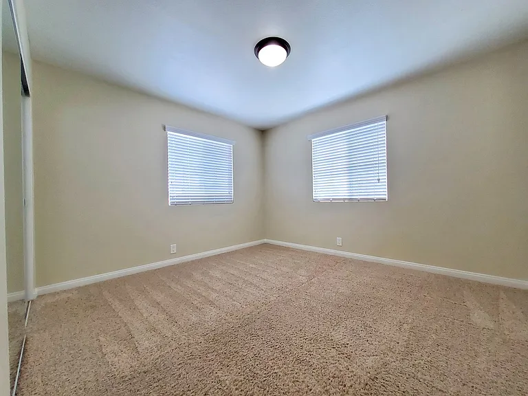 Citrus Court Apartments — Photo 15
