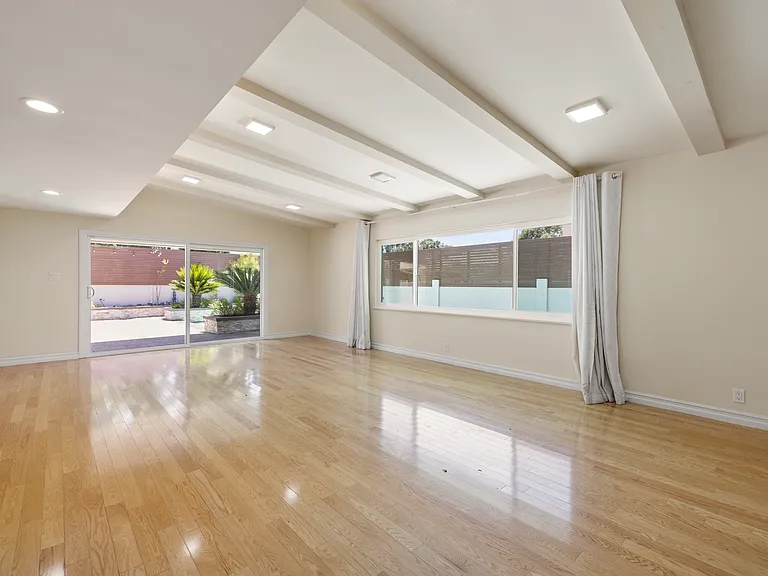 1808 Fern Ln — Photo 5