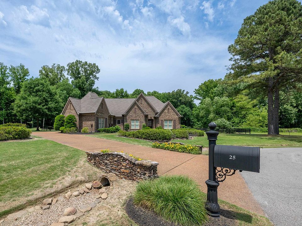 1st image of 25 Riversedge Cv N