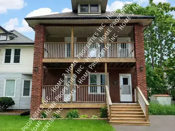 1182 Howard Ave, Windsor, ON N9A 1S7