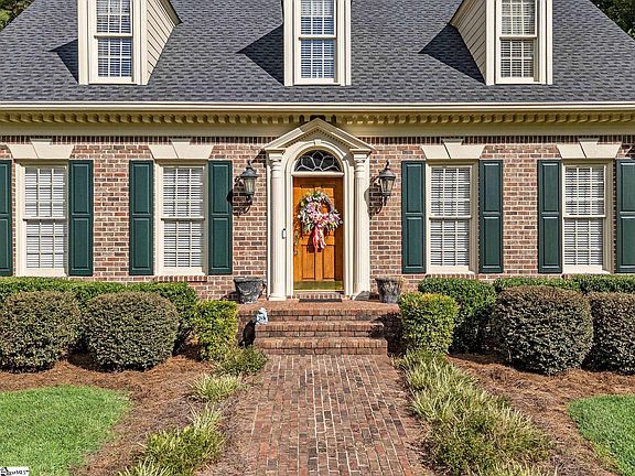 5th image of 100 Crestview Dr