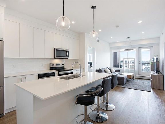 3rd image of 60 N Skyview Ranch Rd NE #2620