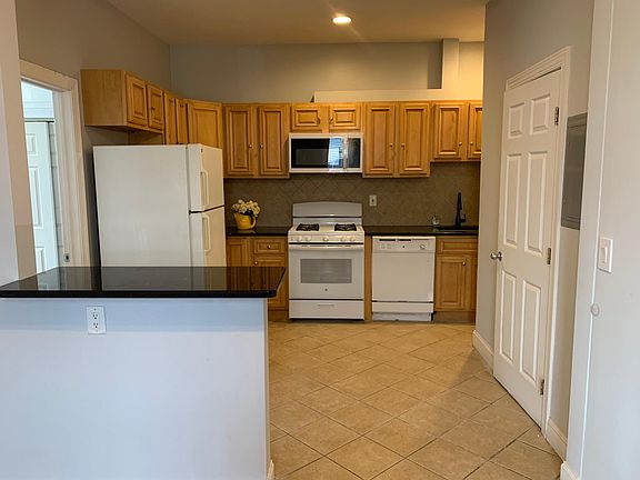 2nd image of 2976 Kennedy Blvd APT 1