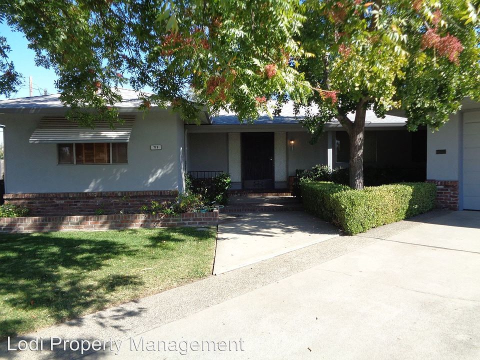1st image of 719 Maplewood Dr