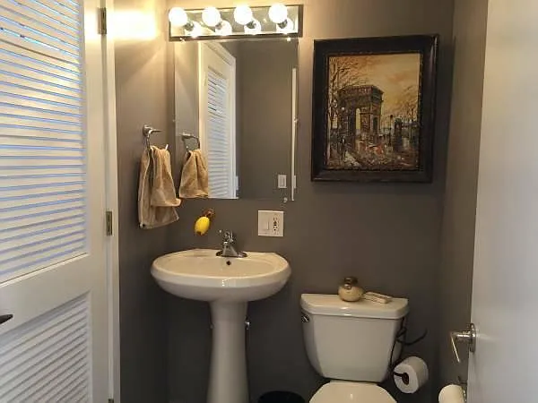 1328 N Bosworth Ave #8 — Photo 8