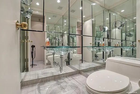 Rented by PocketBroker Inc | media 31