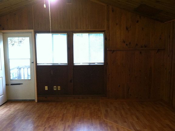 3rd image of 148 W Castleshoals Dr
