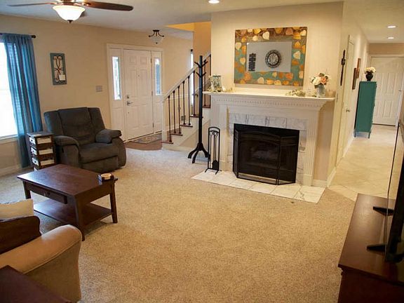4th image of 443 White Tail Cir