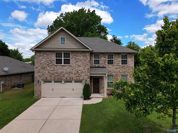 114 Summer Pointe Ln, Madison, AL 35757