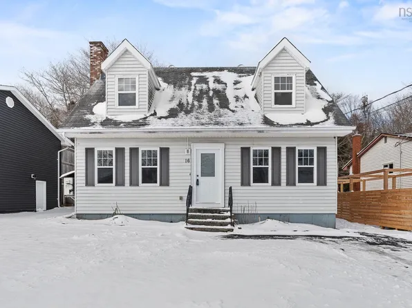 16 Stuart Harris Dr, Dartmouth, NS B2W 5E5