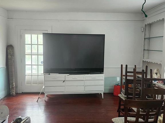 5th image of 905 Cooks Ln