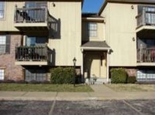 5651 SW Foxcroft Cir S APT 5, Topeka, KS 66614