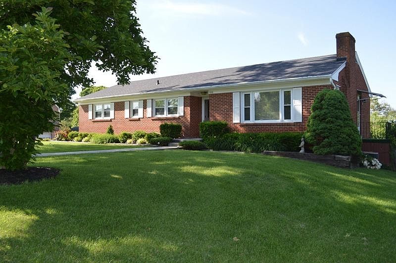 1st image of 306 E Meadow Ln