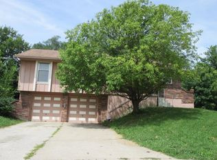501 Arena St, Peculiar, MO 64078