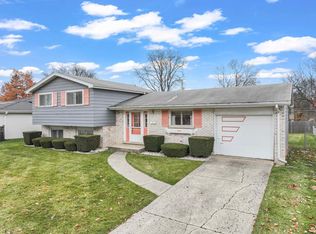 2407 N Champlain St, Arlington Heights, IL 60004
