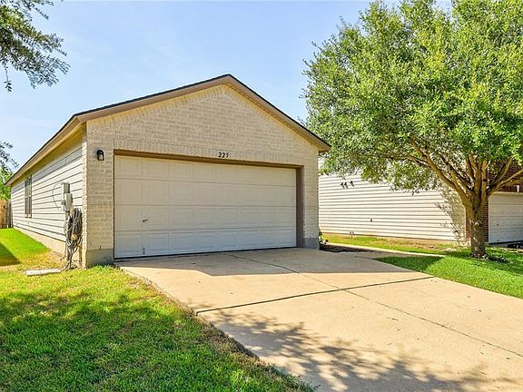 2nd image of 225 Capistrano Dr