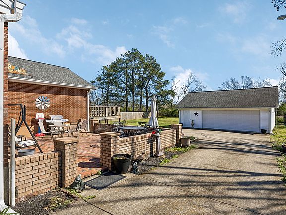 2nd image of 929 Lemont Dr