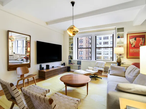 20 West 72nd Street image 1 of 15