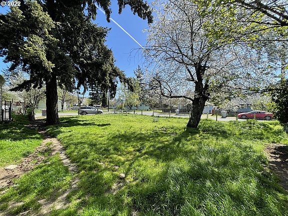 2nd image of 9517 SE 74th Ave
