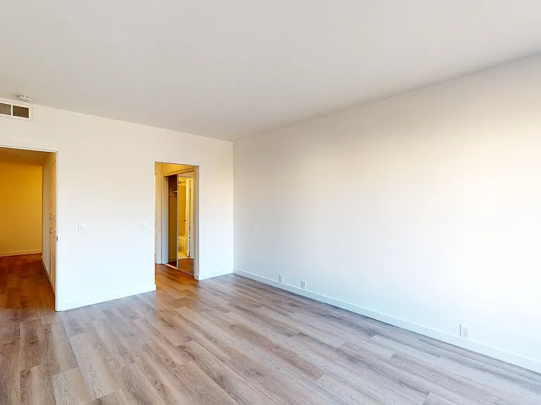 6720 Fulton St — Photo 12