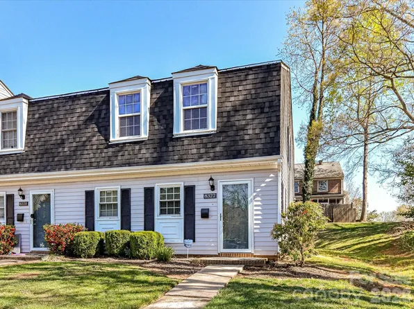 8322 Knights Bridge Rd, Charlotte, NC 28210