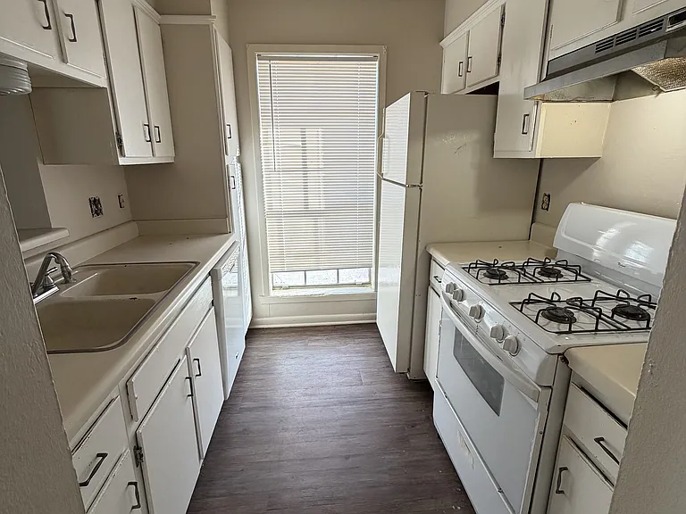 1824 San Antonio St #B — Photo 3