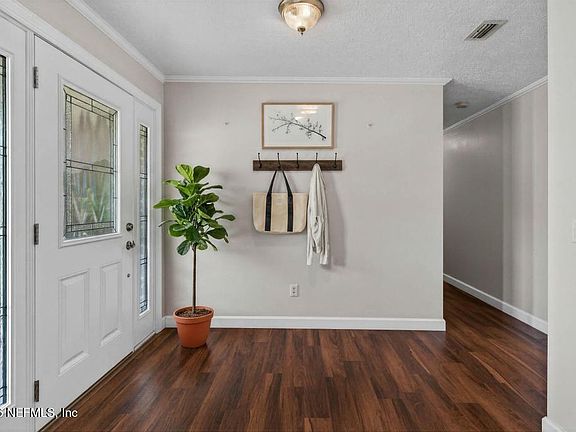 4th image of 3386 PICKWICK Drive S