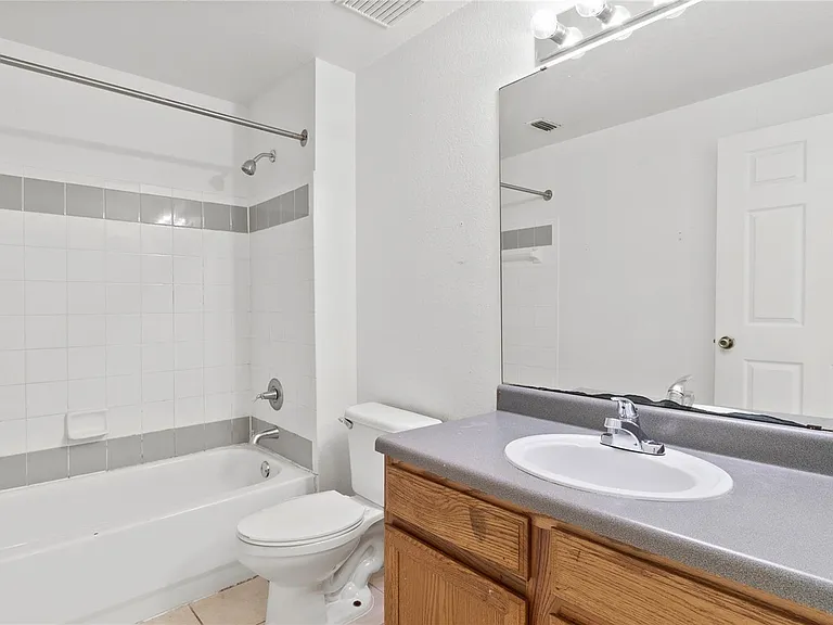 3428 Soho St #B08 — Photo 12