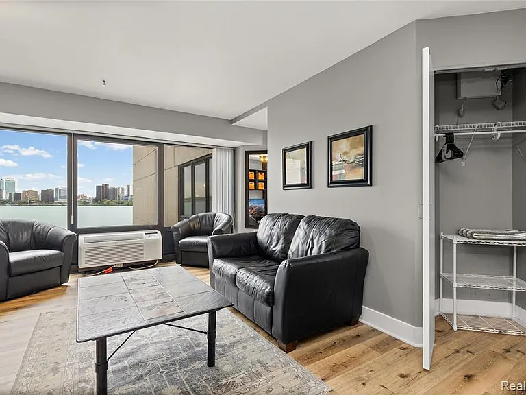 1001 W Jefferson Ave #7G — Photo 8