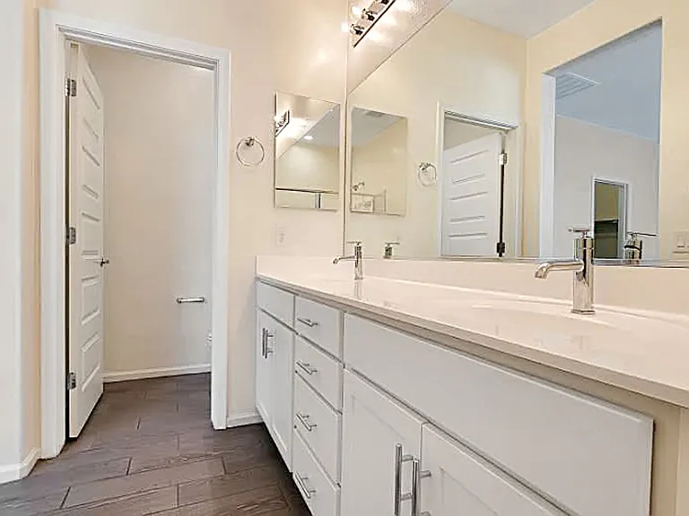 15733 W Polk St — Photo 25