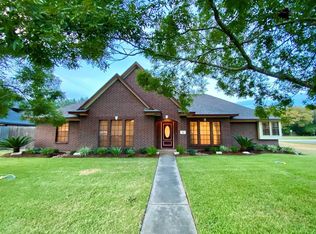 56 Colony Sq, Angleton, TX 77515