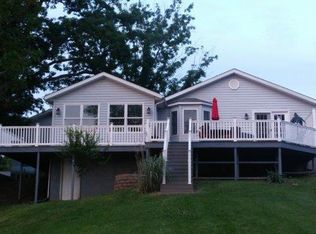 393 Clifty Heights Dr, Marion, IL 62959