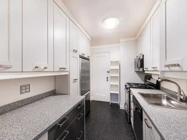 55 Park Avenue image 5 of 5