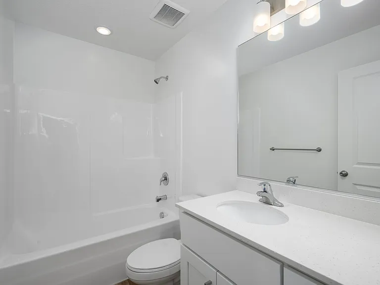 277 W 1150 N — Photo 16