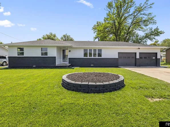 1855 E 16th St, Fremont, NE 68025