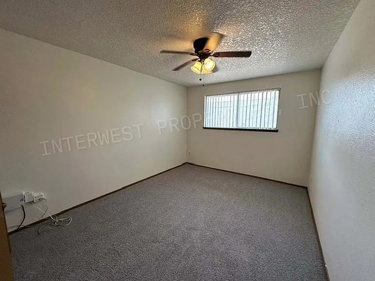 1001 NE 25th Ave #7 — Photo 13