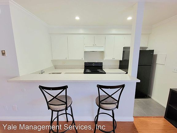 4th image of 433 S Hobart Blvd APT 108