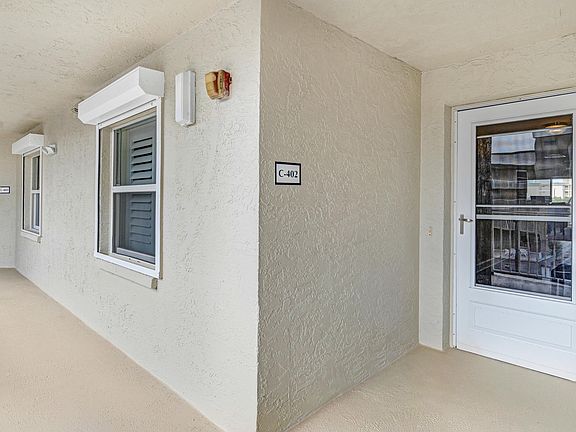 3rd image of 606 Shorewood Dr Unit 402