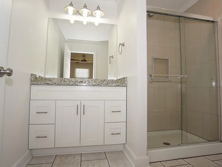315 James Ave — Photo 14