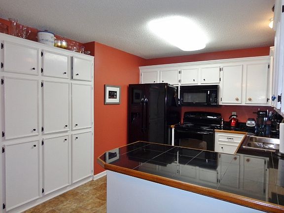 5th image of 6053 Cambridge Drive