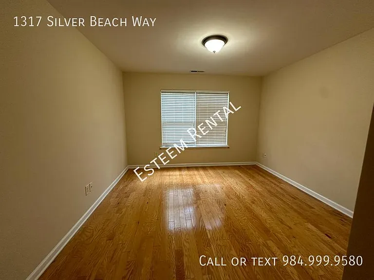 1317 Silver Beach Way — Photo 17