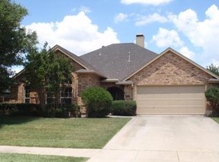 10190 Sunridge Dr, Benbrook, TX 76126