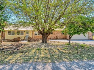 804 S Elm Ave, Erick, OK 73645