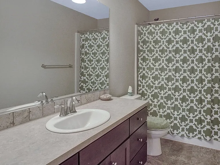 6196 NE Sherborne St — Photo 29
