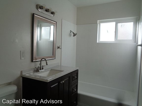 4th image of 631 Almond Ave APT 12