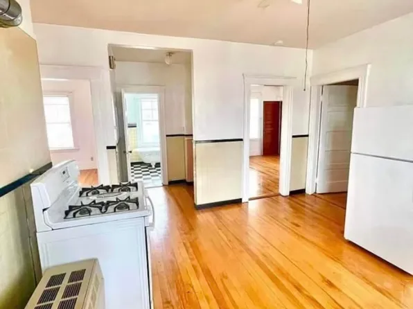 63 Upsala St APT 3, Worcester, MA 01610