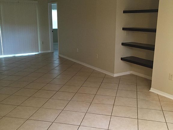 3rd image of 1109 Clubside Dr