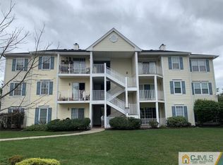 371 Hadleigh Ln, North Brunswick, NJ 08902