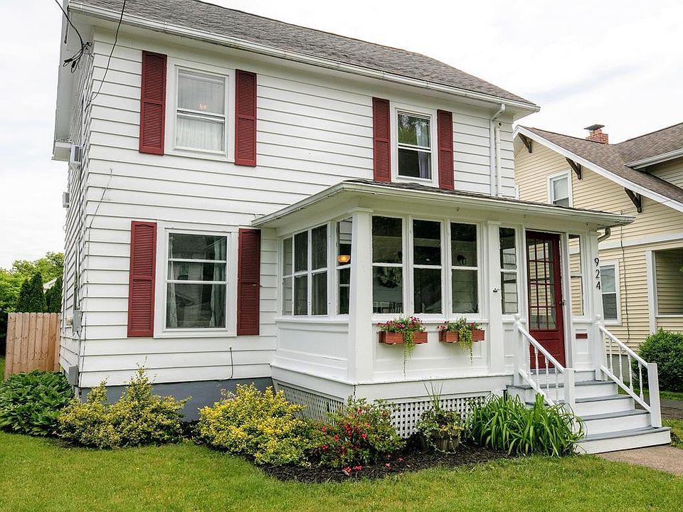 1st image of 924 Scio St